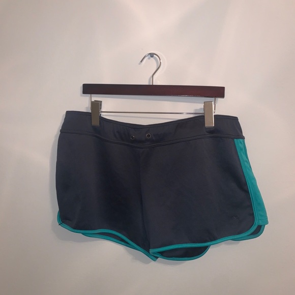 Danskin Now Pants - NWOT Danskin Now Womens gray athletic shorts